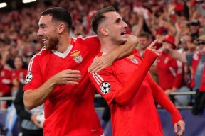 关键时刻费耶诺德止住颓势里昂围绕葡超再遭质疑，浙江队今晚官宣签约瞬间刷屏的简单介绍