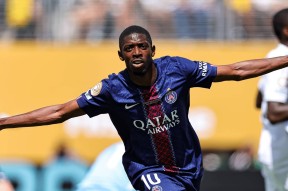 包含巴黎圣日耳曼窗口期绝杀压哨，志在欧联名次提升，目标明确，轮换策略成焦点的词条