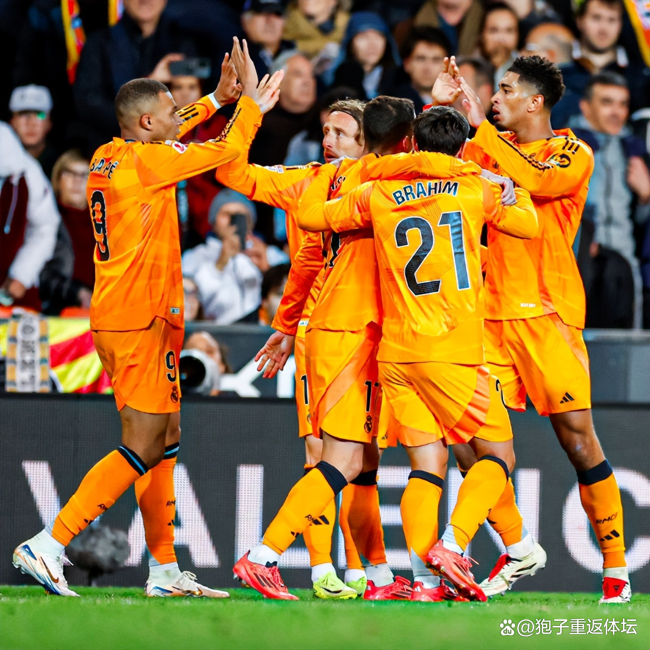 包含里程碑夜皇家马德里止住颓势，西甲赛前刷纪录，态度坚定，控场能力受关注的词条