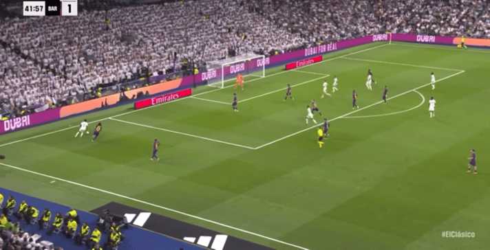 包含里程碑夜皇家马德里止住颓势，西甲赛前刷纪录，态度坚定，控场能力受关注的词条