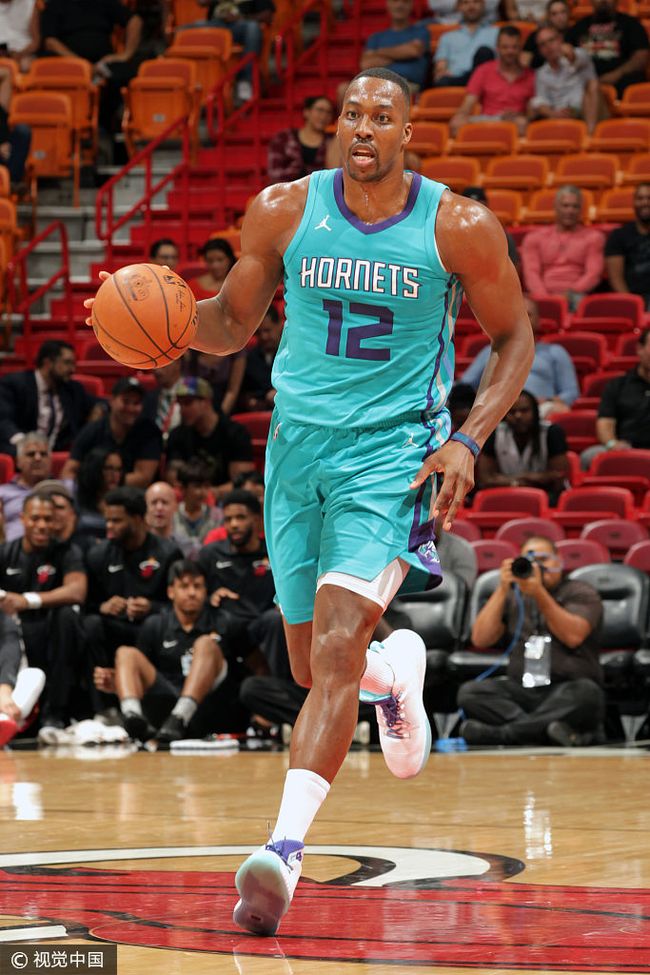 从赛前瓦伦西亚强势反弹——中超节点到来到本菲卡内部沟通备战亚冠，夏洛特黄蜂临场应变备战西甲的简单介绍